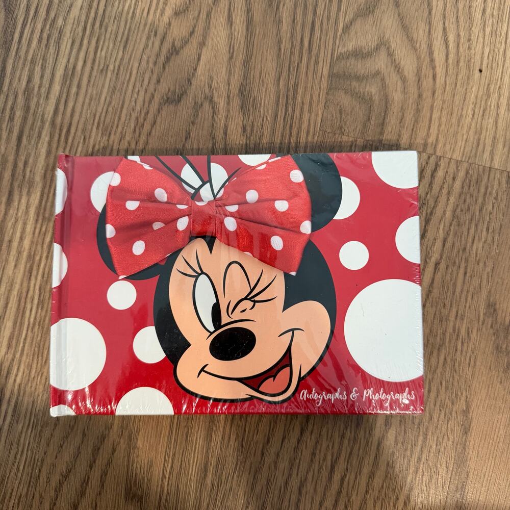 New Disney parks Minnie mouse autograph book